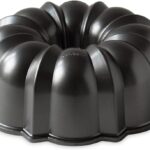 Nordic Ware Original Bundt, 12-Cup, Graphite
