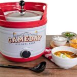 Nostalgia Game Day 4-Quart Kickin’ Keg Slow Cooker with Lid and Ladle, Long-Lasting Ceramic Material and Keg-Like Appearance, Cooks Chicken Wings, Meatballs, Chilli, Cheese, Soup, Stews, and More